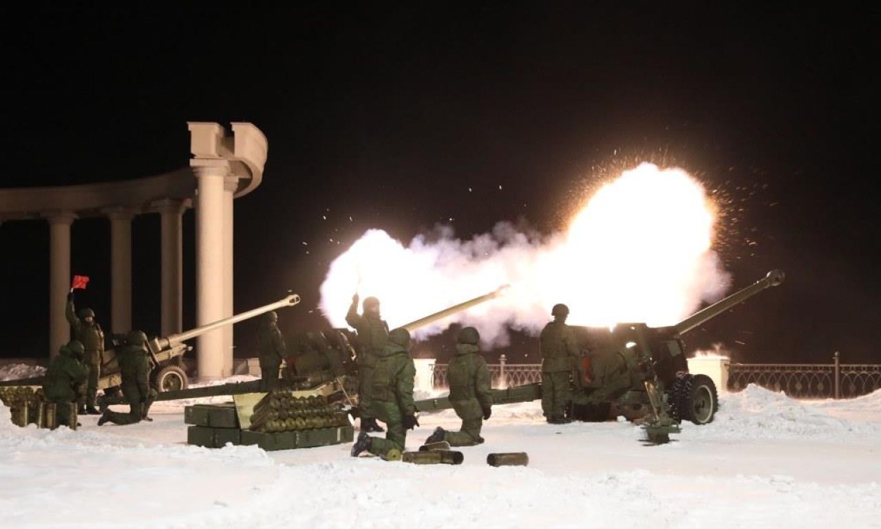 30 праздничных залпов озарят небо Хабаровска в&nbsp;День защитника Отечества