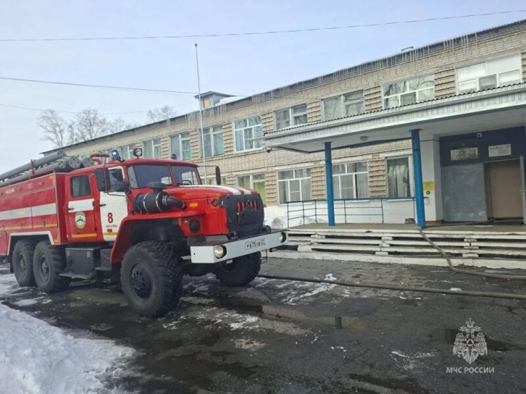 Из школы в&nbsp;Хабаровском крае эвакуировали более 200 человек из-за возгорания