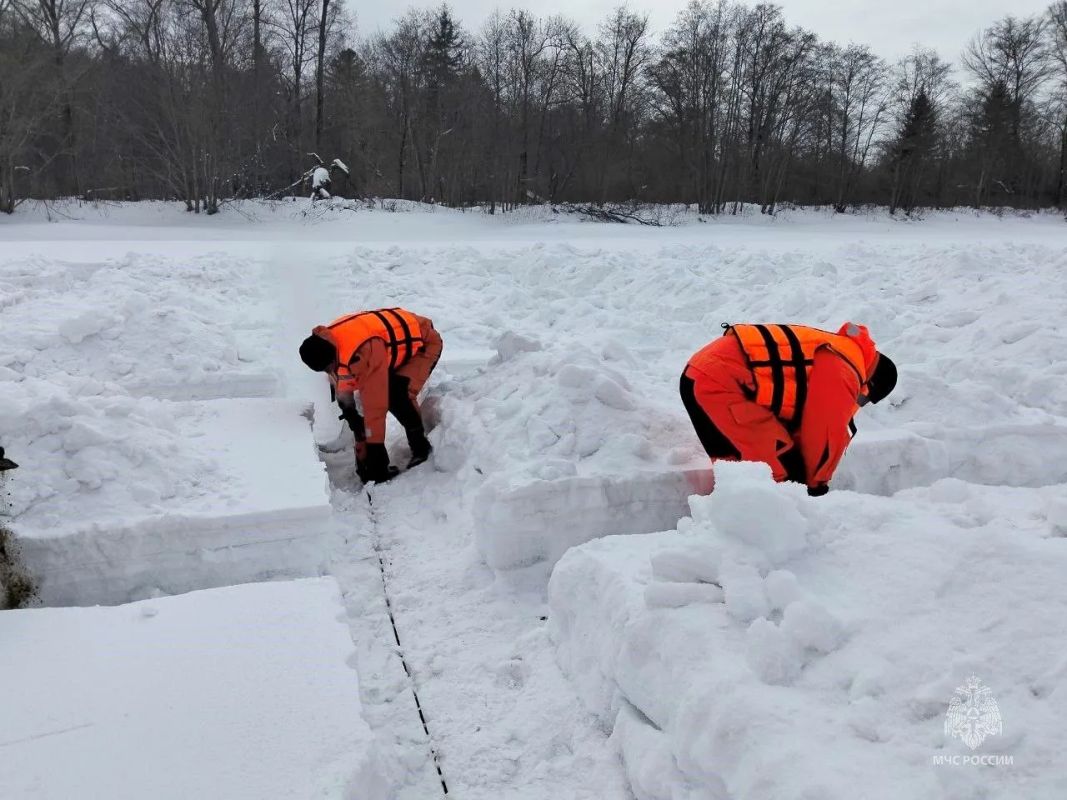 В Хабаровском крае спасатели начали ослабление льда на&nbsp;реке Хор для&nbsp;защиты от&nbsp;паводков