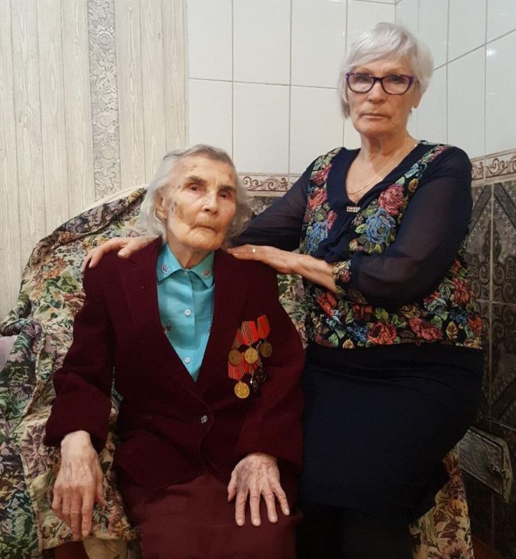 Екатерина Барахтина с дочерью.