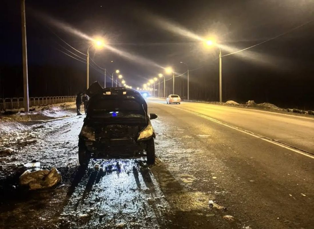 В Комсомольске‑на‑Амуре автомобиль съехал с&nbsp;дороги и&nbsp;перевернулся