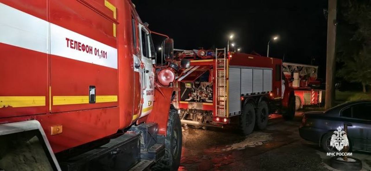 Строительный мусор загорелся в&nbsp;заброшенной квартире в&nbsp;Комсомольске‑на‑Амуре