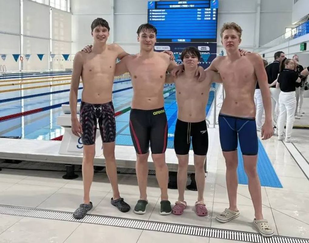 «Тигрята» и&nbsp;«Тигрицы»: юные пловцы и&nbsp;волейболистки Хабаровского края показали себя