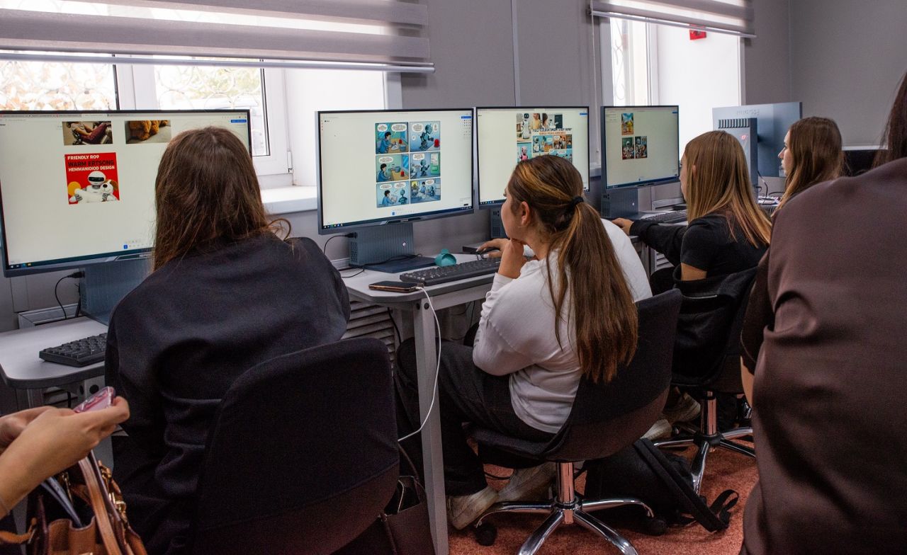 В Хабаровске проходит фестиваль по&nbsp;развитию цифровых компетенций школьников