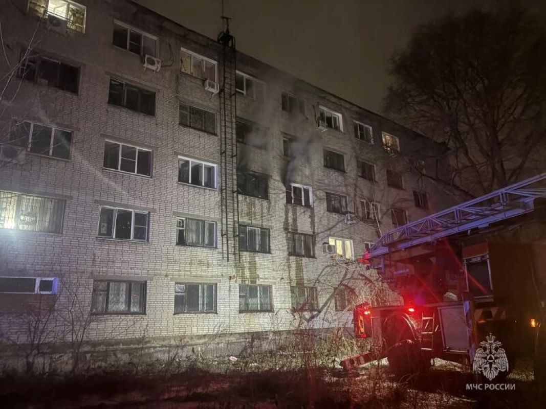 Двое погибли и&nbsp;пятеро пострадали при&nbsp;ночном пожаре в&nbsp;жилом доме Хабаровска