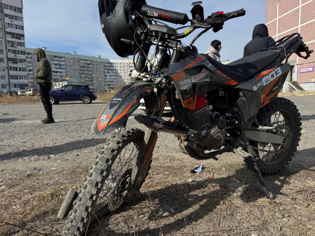 В Комсомольске-на-Амуре подросток на&nbsp;питбайке протаранил иномарку