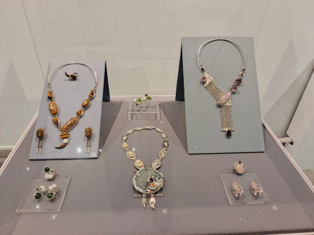 В Хабаровске показали эволюцию дальневосточного ювелира