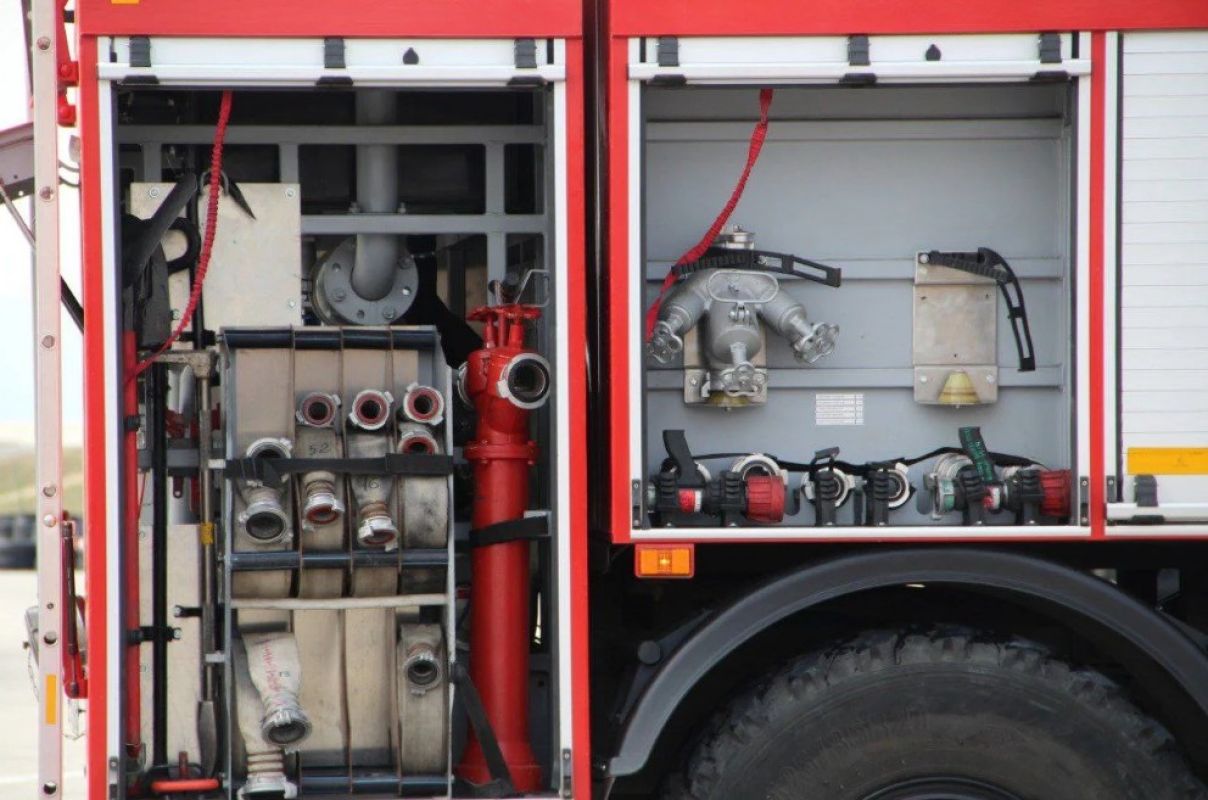 Деревянный дом, микроавтобус и&nbsp;сухую растительность тушили пожарные в&nbsp;Хабаровском крае