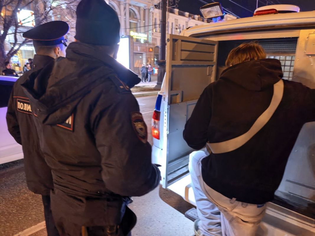 На родителей восьмерых хабаровских школьников составили протоколы за&nbsp;ночные прогулки