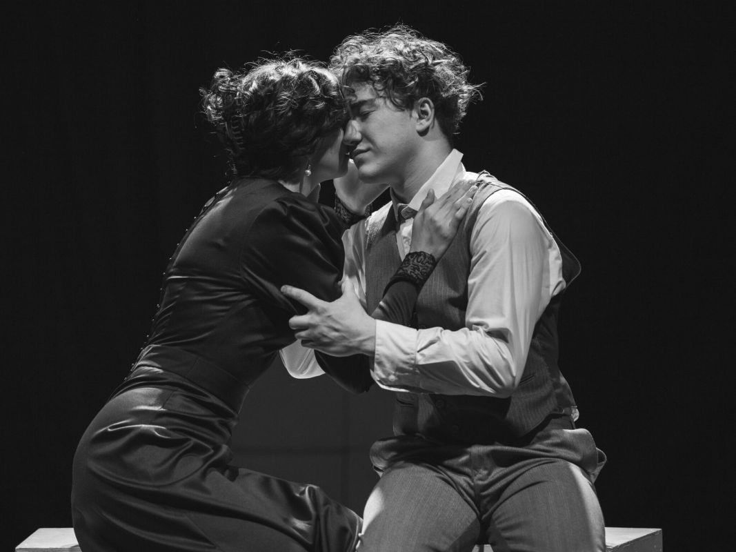 В Хабаровском театре драмы состоялся сотый показ спектакля «Женщины Сергея Есенина»