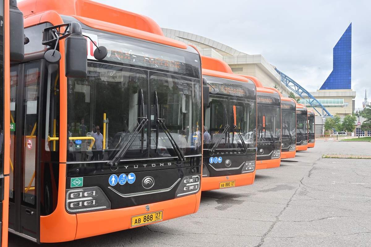 На хабаровские маршруты вышли новые автобусы