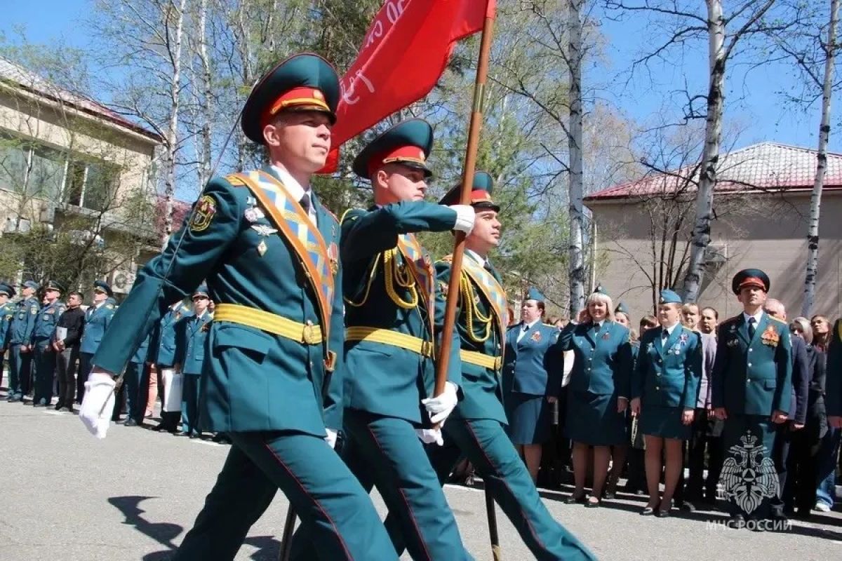 Торжественное построение прошло в&nbsp;ГУ МЧС Хабаровского края ко&nbsp;Дню Победы