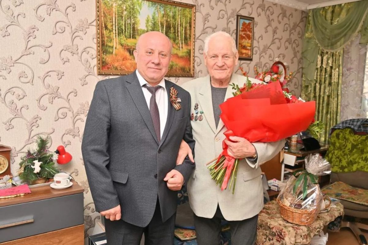 Хабаровского ветерана Великой Отечественной поздравили с&nbsp;Днём Победы