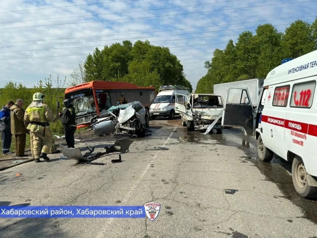 В Хабаровском крае автобус попал в&nbsp;ДТП с&nbsp;двумя автомобилями