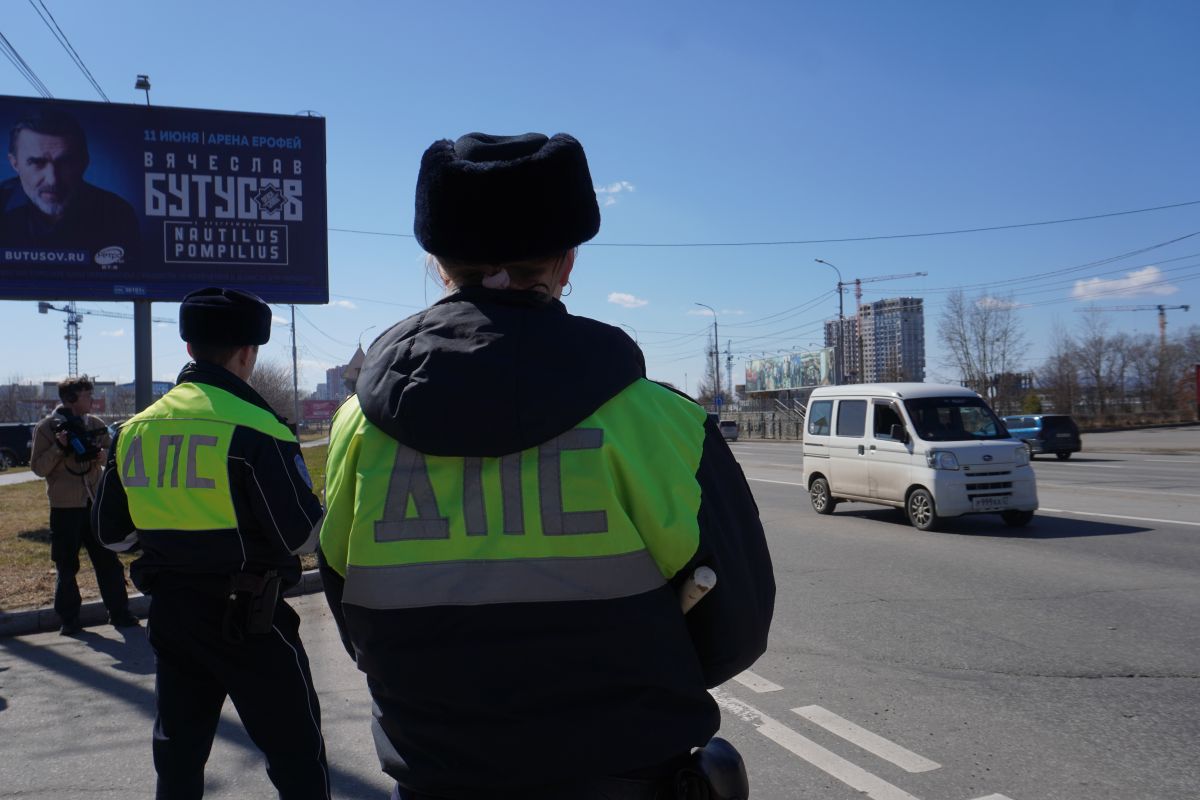 В Комсомольске-на-Амуре полицейские выстрелили по&nbsp;колёсам иномарки с&nbsp;бесправником