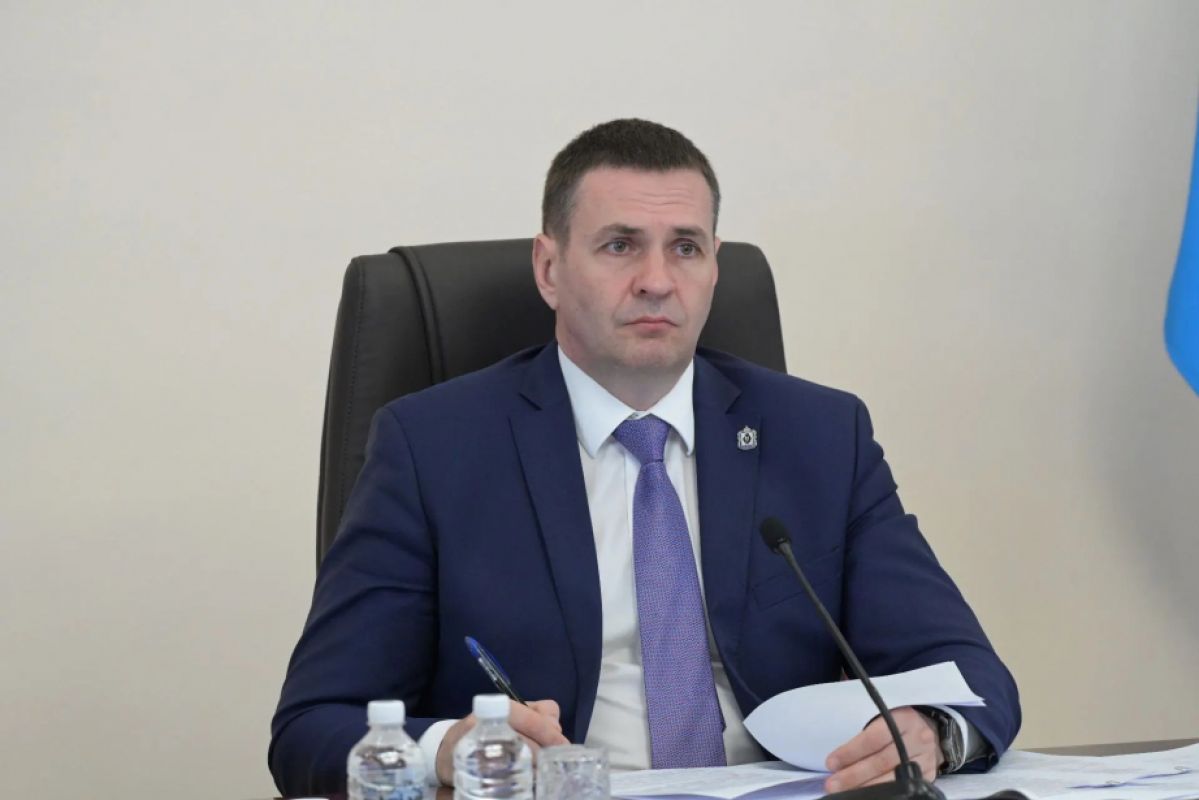 Дмитрий Демешин потребовал решить проблему связи в&nbsp;Аяно-Майском районе до&nbsp;1 июля