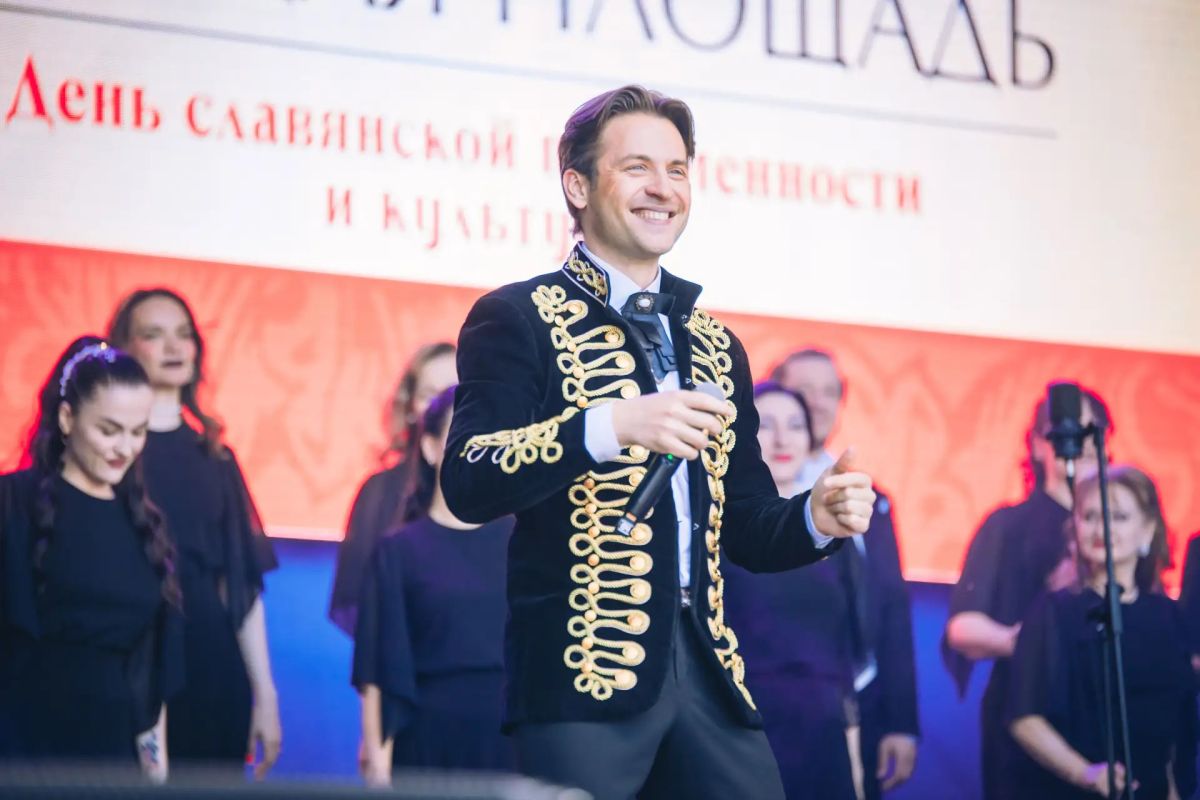 В Хабаровске на&nbsp;Комсомольской площади прошла акция «Поющая площадь»