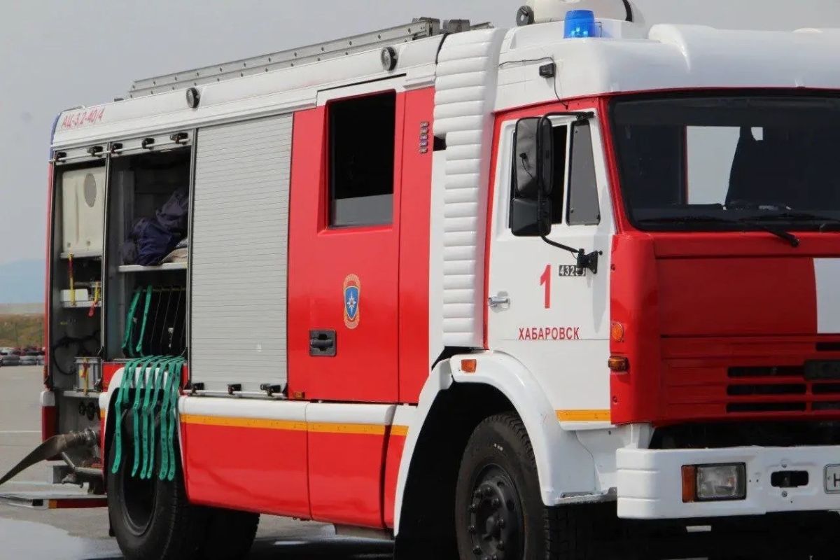 В Хабаровске МЧС ликвидировали пожар в&nbsp;офисном центре&nbsp;