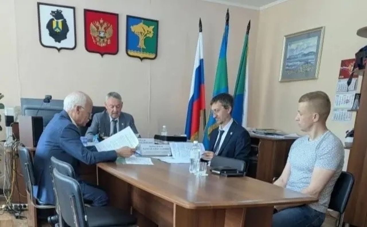 Приём граждан провёл министр промышленности Хабаровского края в&nbsp;Амурском районе