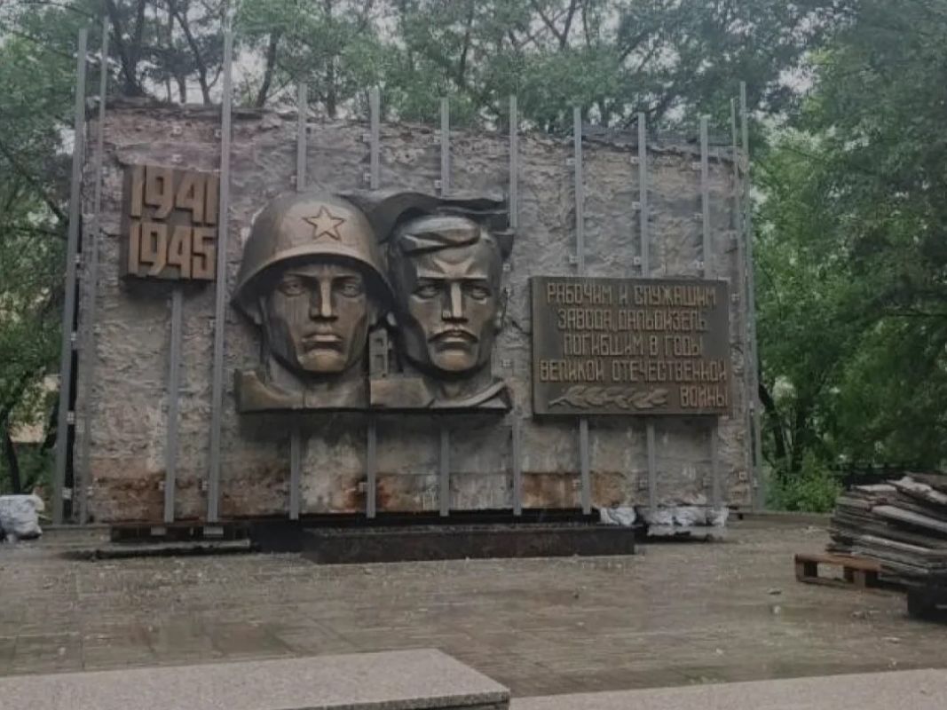В Хабаровске началась реконструкция сквера «Воинам-арсенальцам»