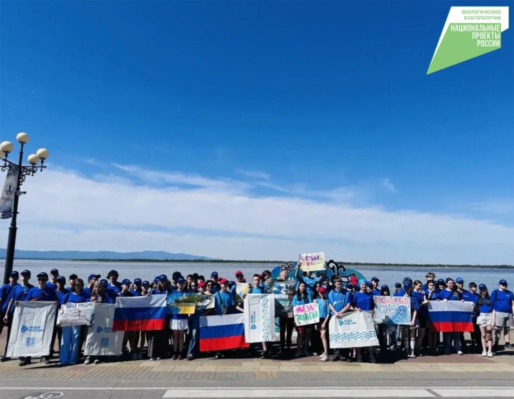 Более 250 хабаровчан вышли на&nbsp;уборку берегов Амура после осеннего паводка
