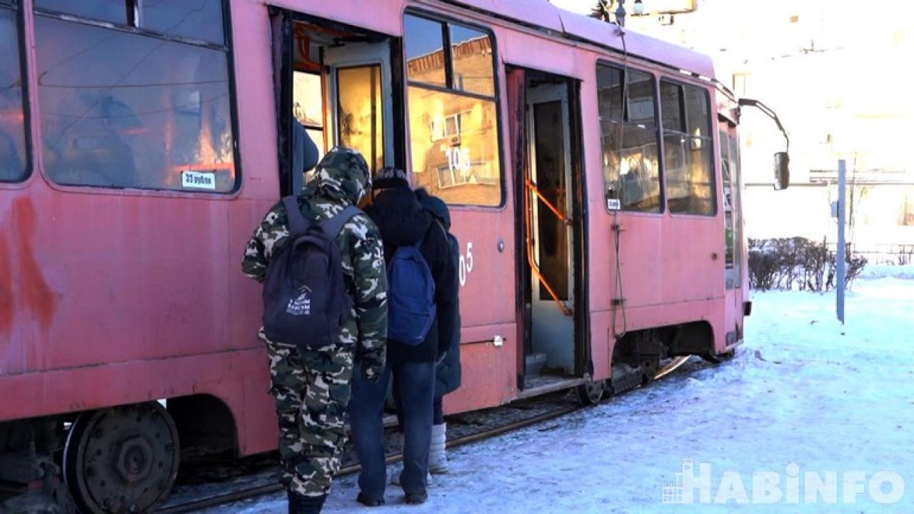 Снег с трамвайных остановок потребовала убрать прокуратура в Хабаровске