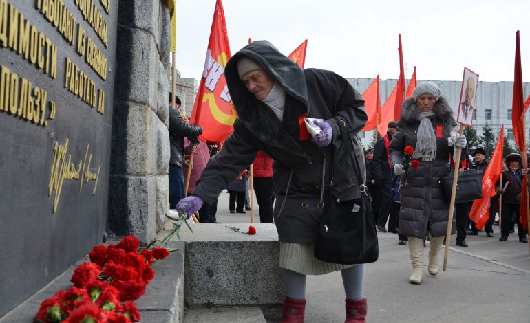 Хабаровские коммунисты отметили 99-ю годовщину Октябрьской революции (ФОТОРЕПОРТАЖ; ВИДЕО)