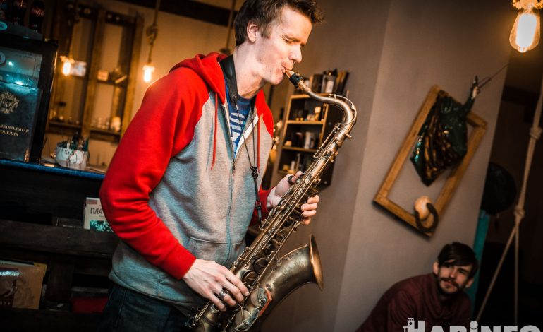 Саксофонист из США удивил хабаровчан новым джазом без границ