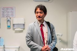 Доцент медицинского университета Токай доктор Коидзуми