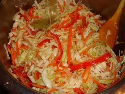 Заготовьте на зиму витаминный салат по принципу «дешево и сердито»