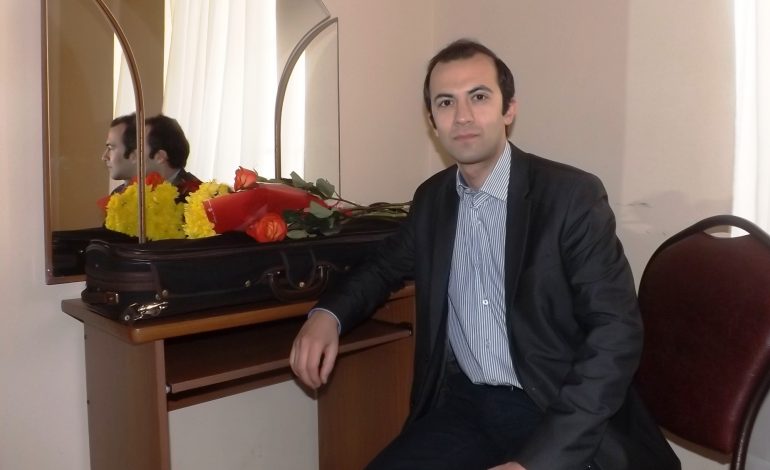 Романтичная скрипка: музыкант мирового уровня Гайк Казазян выступил в Хабаровске
