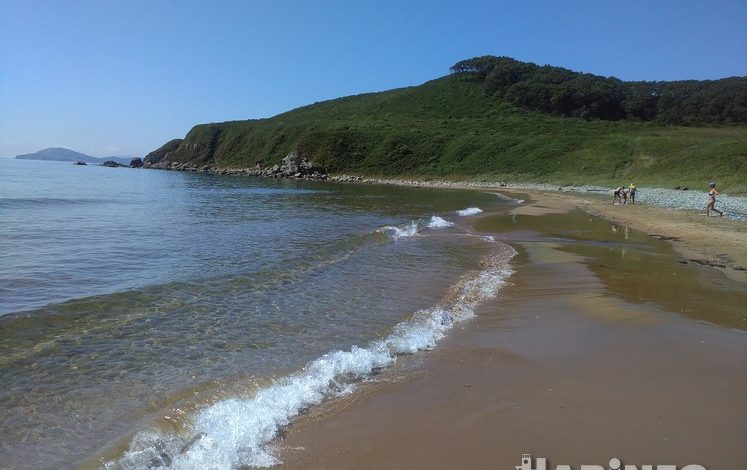 Где в Приморье запретили купаться: список пляжей