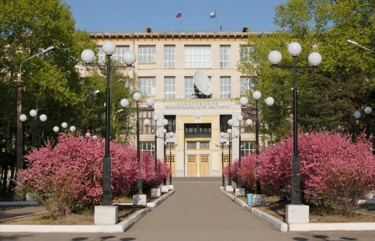 сколько стоит обучение в университете