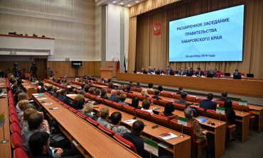 Чтобы лучших не забрали: губернатор Хабаровского края предложил издать новый закон