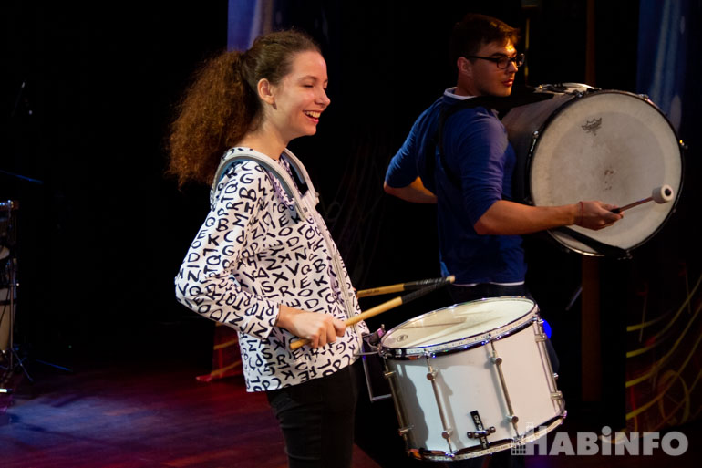 Раскачали Хабаровск – раскачают весь мир: маршевые барабанщики «mDrums» шагают в ритм