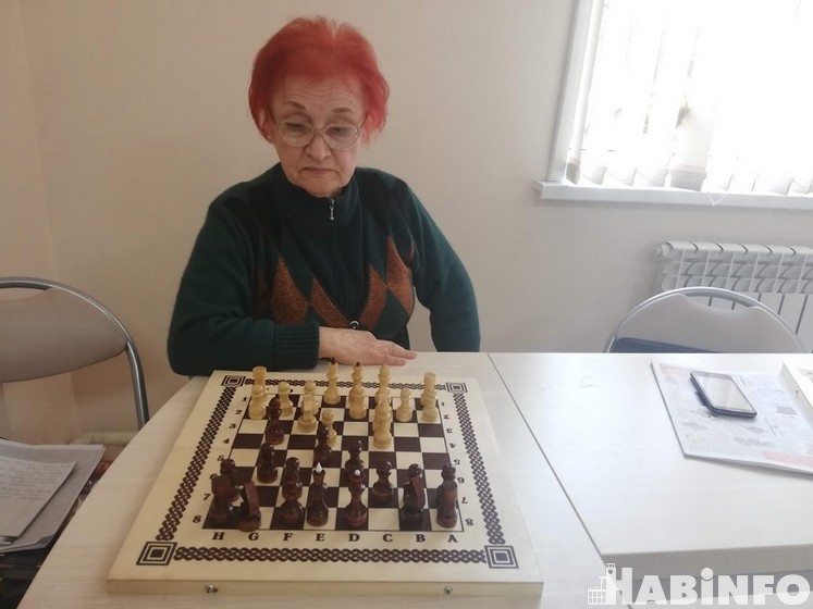 Шахматы и дача: хабаровским пенсионерам есть чем заняться на самоизоляции
