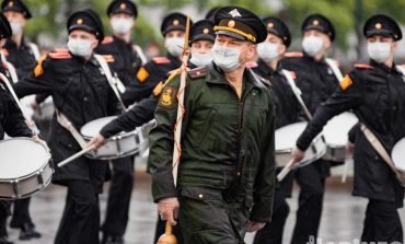 Защитники в масках: репетиция парада прошла в Хабаровске