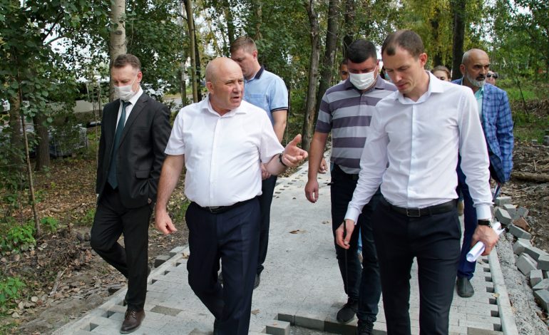 Сергей Кравчук просит строителей поторопиться
