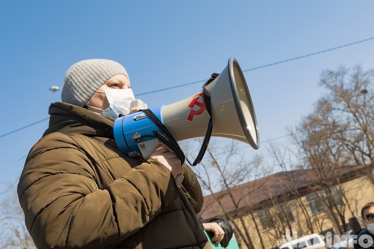 «Наш шанс на расселение – расширение дороги»: второй барачный митинг в Хабаровске