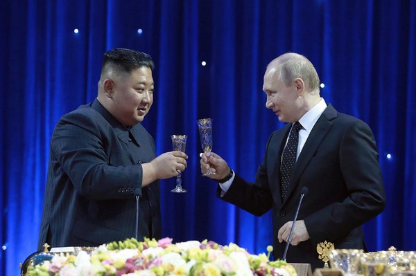 Интернет-фотовыставка в честь двухлетия исторического визита Ким Чен Ына в РФ