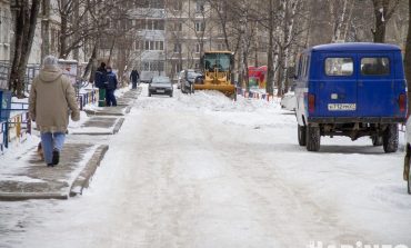 В Хабаровске начали штрафовать за неубранный снег