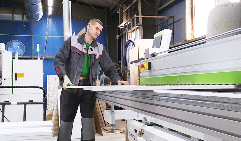 Технологии идут вперёд: как обновилась мебельная фабрика в Хабаровске