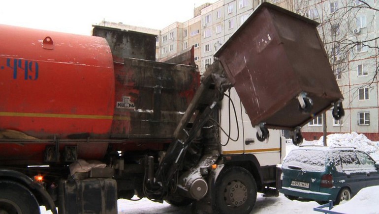 За баранкой мусоровоза 38 лет — полезная деятельность работников ЖКХ