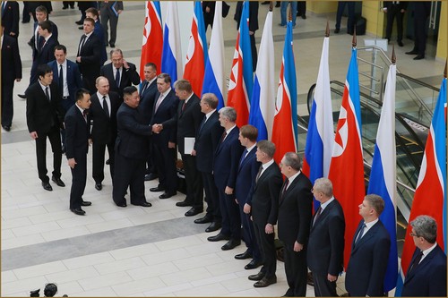 Фотовыставка КНДР по случаю 3-й годовщины исторического визита Ким Чен Ына в РФ