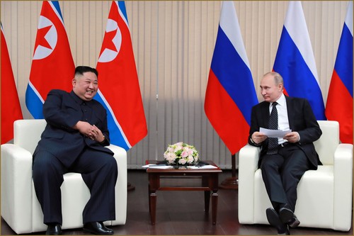 Фотовыставка КНДР по случаю 3-й годовщины исторического визита Ким Чен Ына в РФ