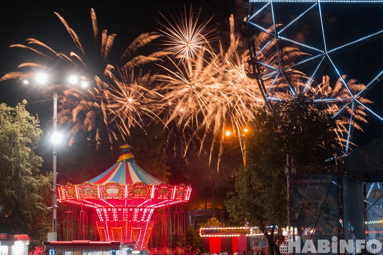 12 минут радости: фейерверк на День города 2022 в Хабаровске