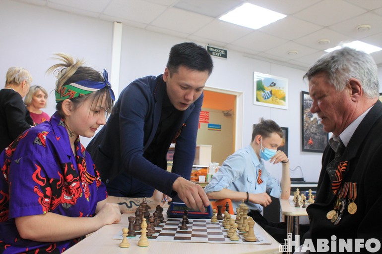 О Победе! Необычный шахматный турнир прошёл в Хабаровске