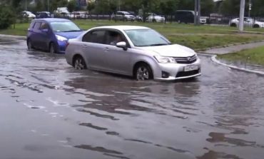 Почему ливнёвки в Хабаровске «не вывозят» потоки воды?