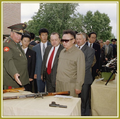 Фотовыставка по случаю 20-летия визита Ким Чен Ира в Дальневосточный регион РФ