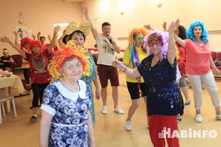 Диско-бабушки: День физкультурника по-пенсионерски